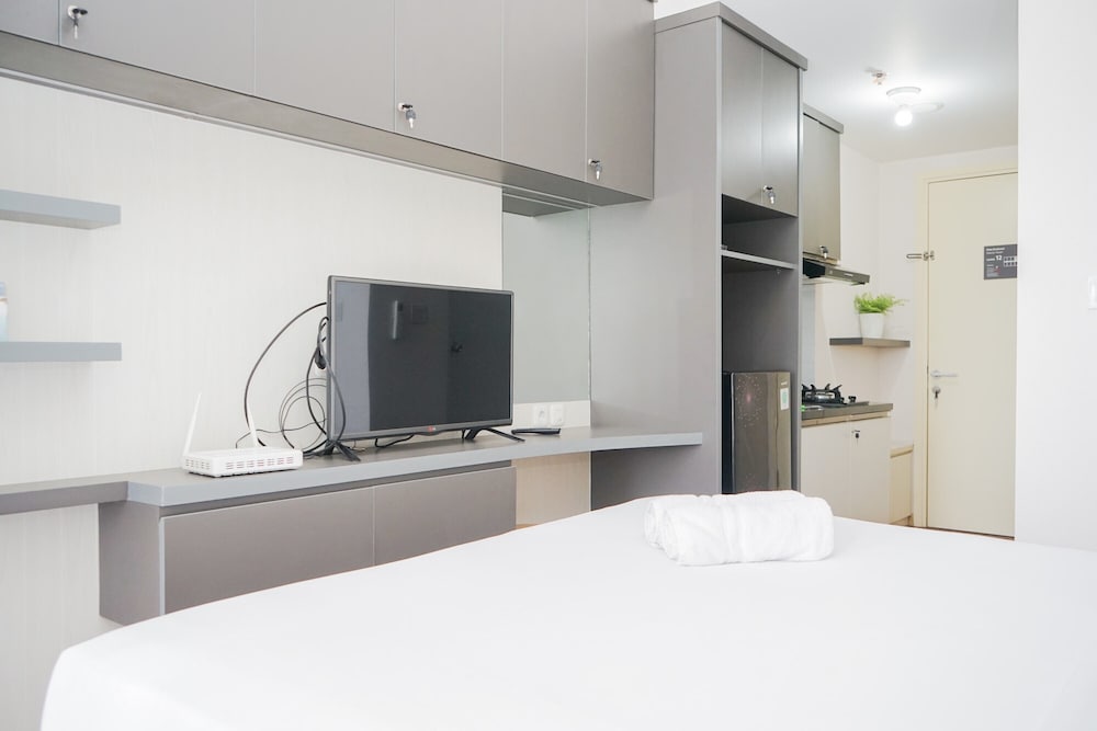 Great Choice Studio Apartment M-Town Residence near Summarecon Mall view 3