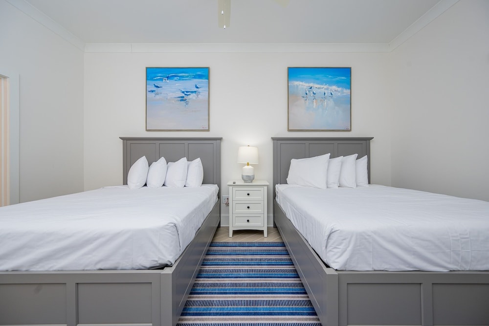 Phoenix Gulf Shores Ii 1702 3 Bedroom Condo