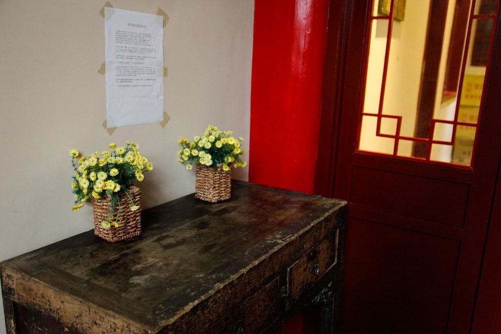 Leo Hostel