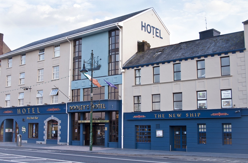Waterford Vacations - Dooleys Hotel Waterford City - Property Image 1