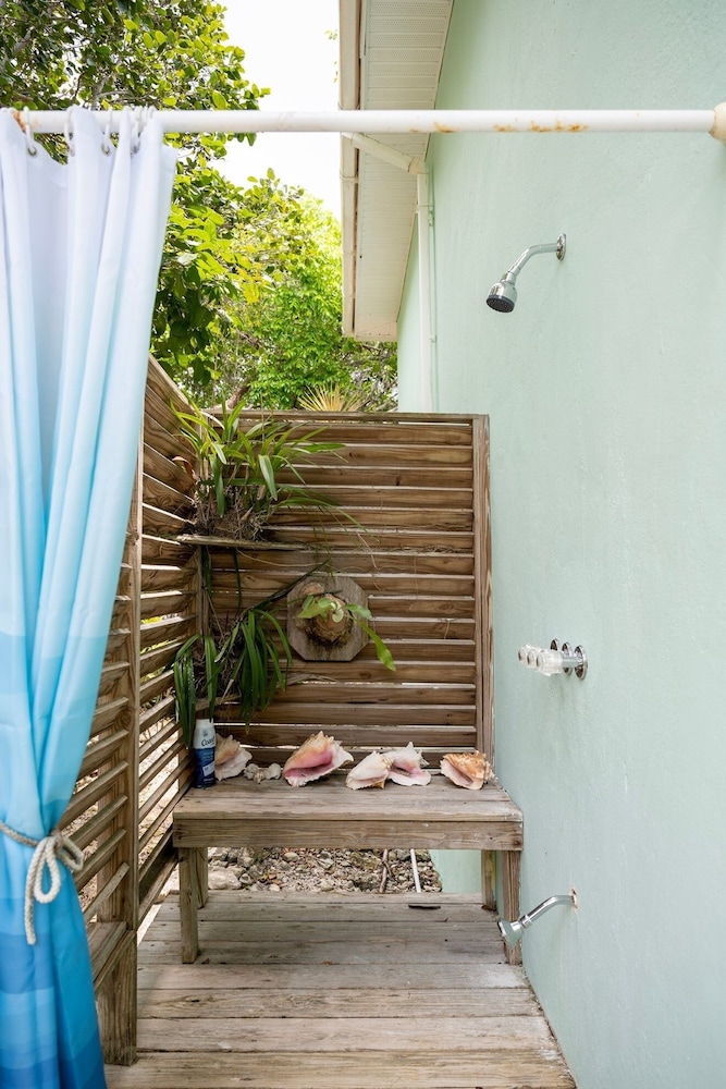 Ware-a-dise - Newly Remodeled Home On Calm Caribbean 3 Bedroom Home
