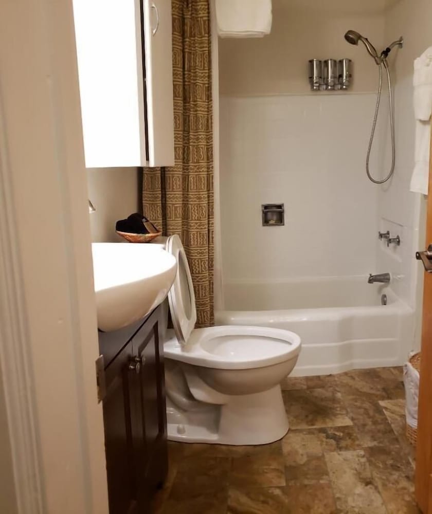 Stone Lizard Lodging