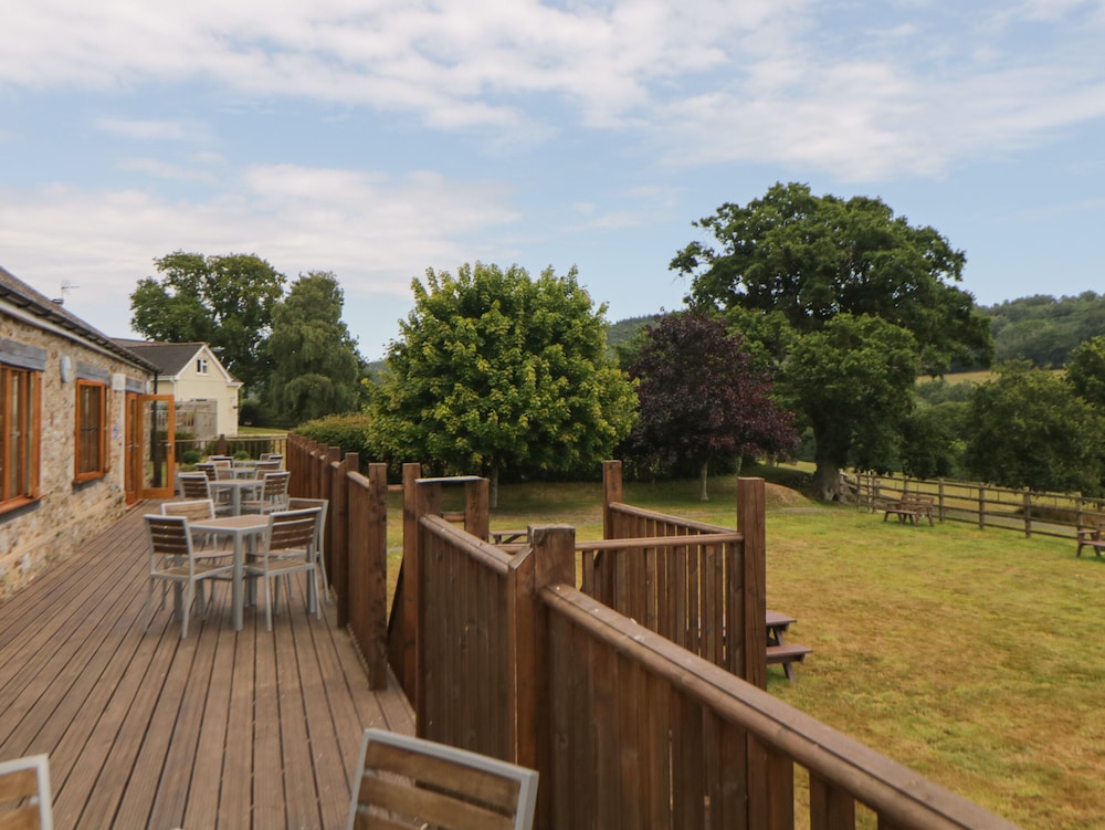 Harcombe House Bungalow 8