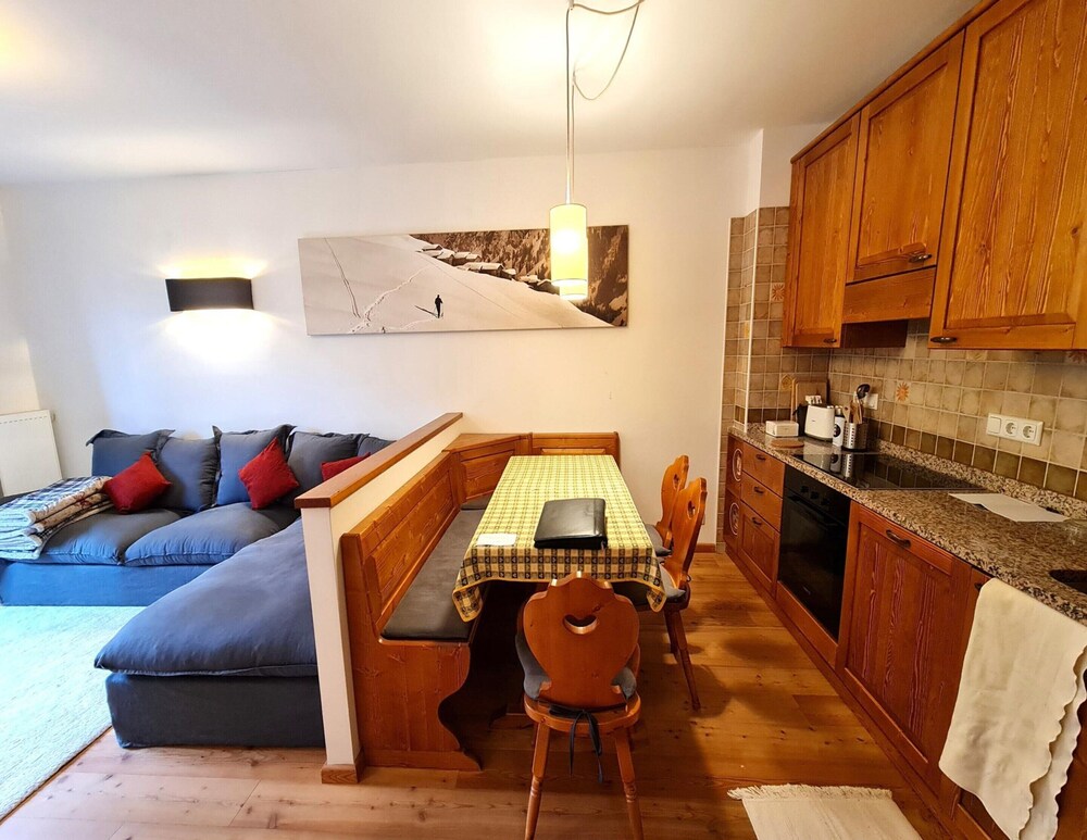 Apartment With Balcony and Mountain Views