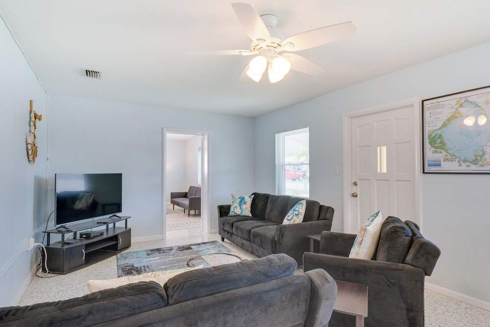 Waterfront Okeechobee Getaway w/ Backyard Dock! view 4