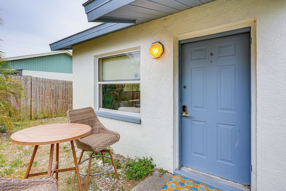 Dtwn Palm Harbor Condo: Walk to Water!