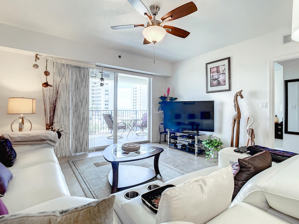 Ocean View Oceanwalk Condo Close to Pool Beach Access Building 12-603 view 4
