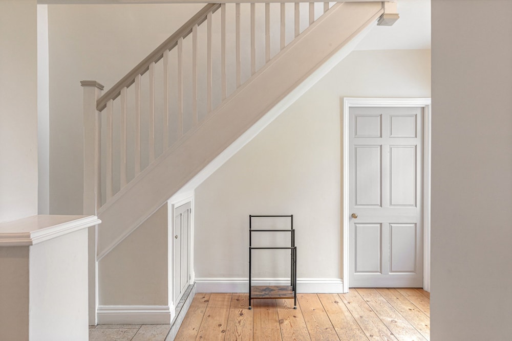 Benhams Country Cottage - From 250 Per Night