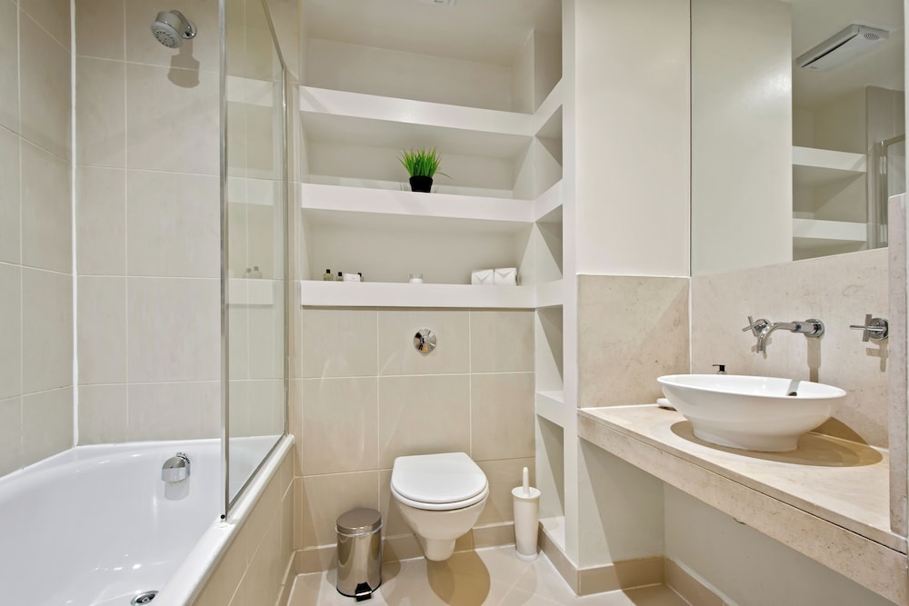 1 Bed South Quay Apartments Canary Wharf
