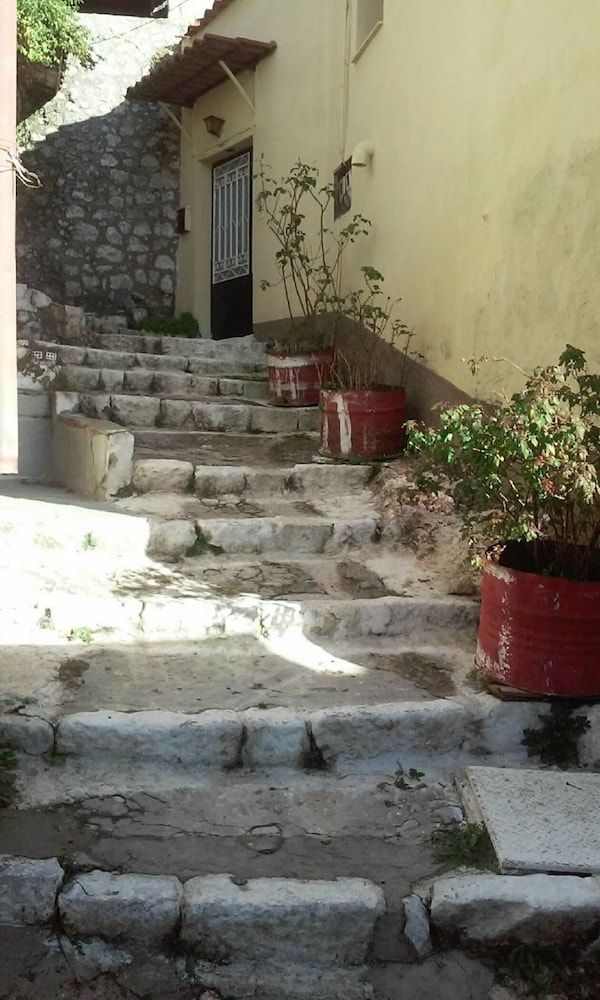 Traditional 2 bedrooms House in Arachova Center view 4