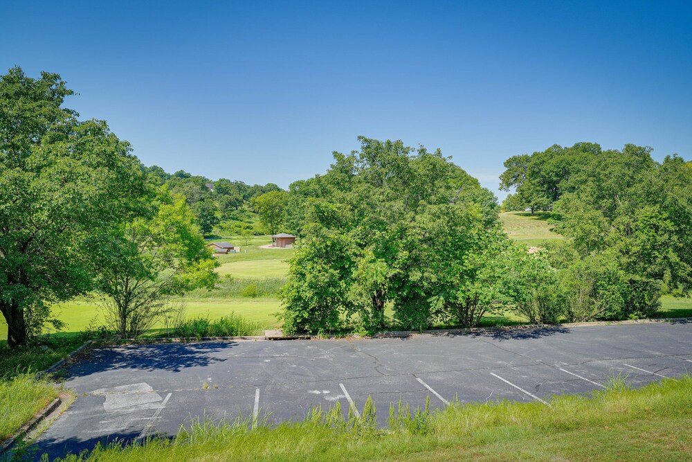 Branson Condo Near 76 Strip & Silver Dollar City view 4