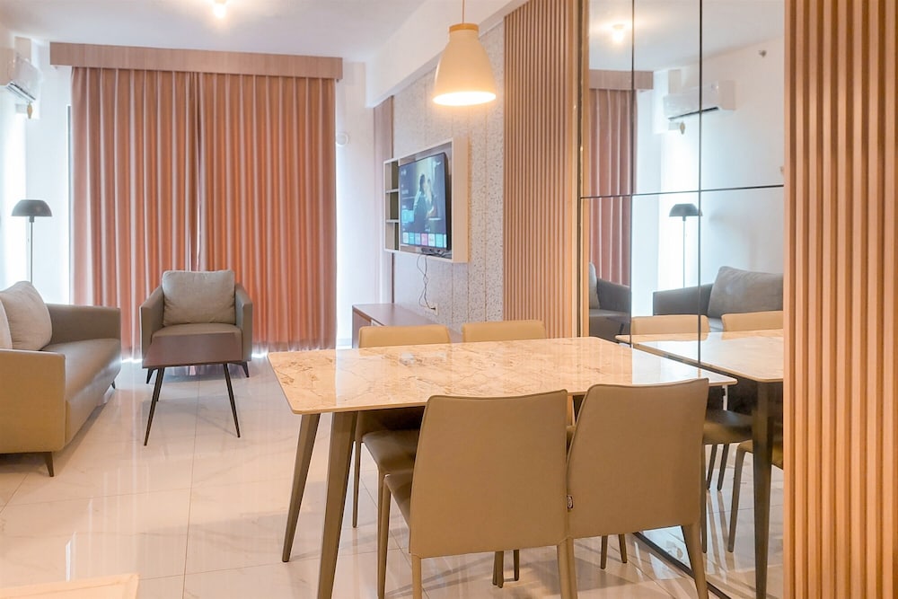 Elegant and Comfort 3BR at Sky House BSD Apartment