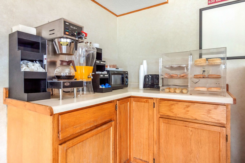 Rodeway Inn Blair