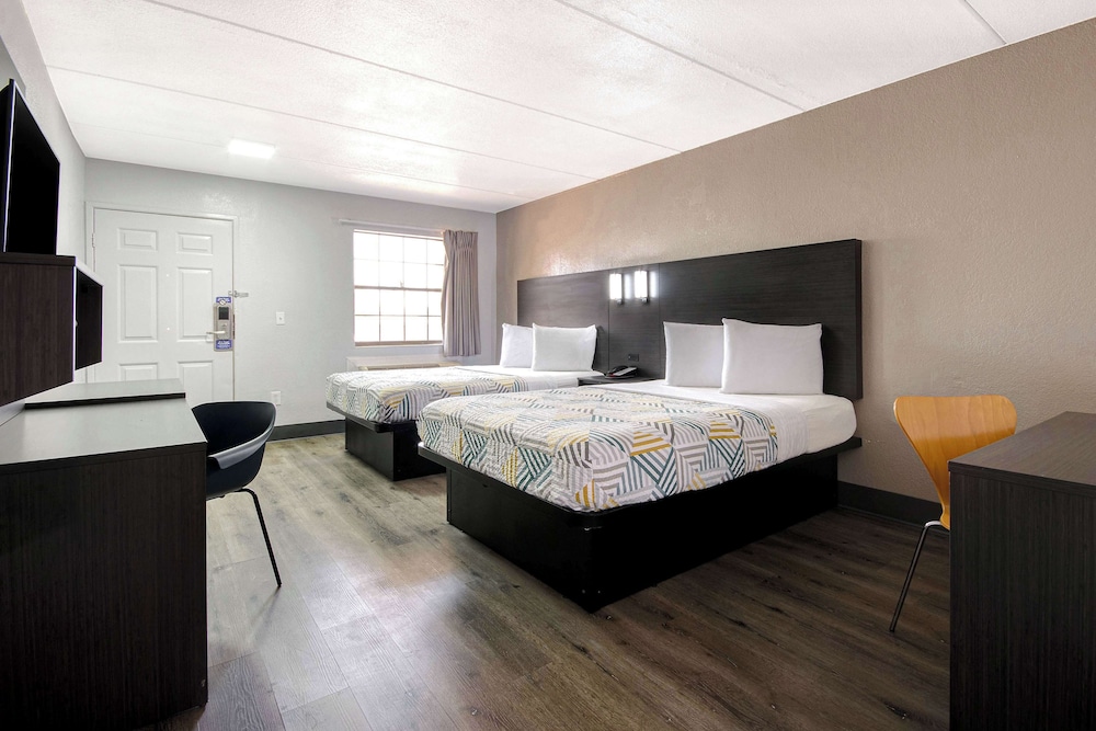 Motel 6 San Antonio, TX - Northwest Medical Center