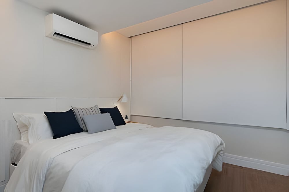 Copacabana – Av. Atlântica | 4 quartos, Vista Mar, 1 min praia de Copacabana - por Casapē Rio