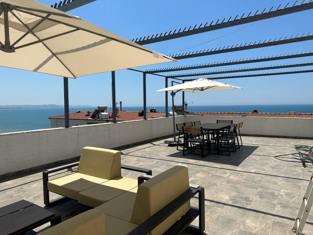Penthouse Apartment With Terrace on the sea