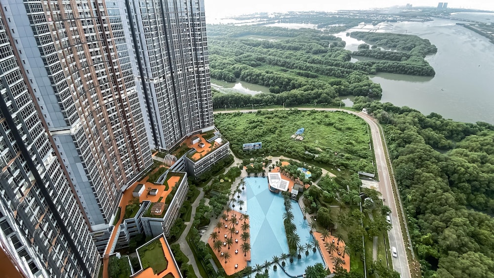 Brand New And Homey Studio At Gold Coast Apartment Pik