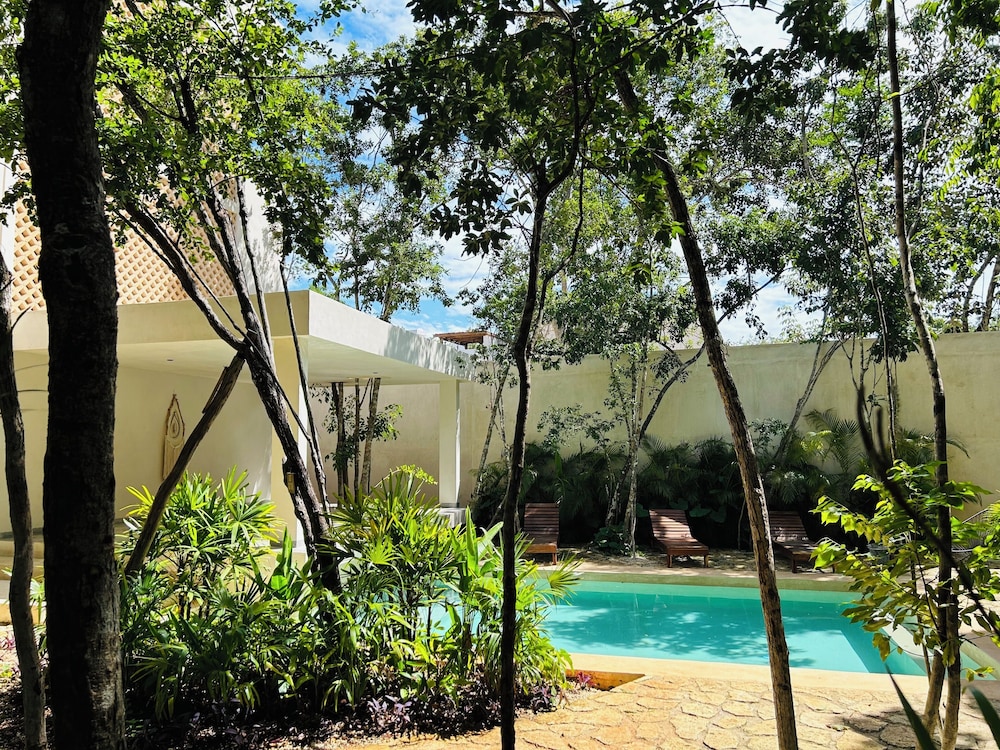 Private Balcony Jungle View Studio S21