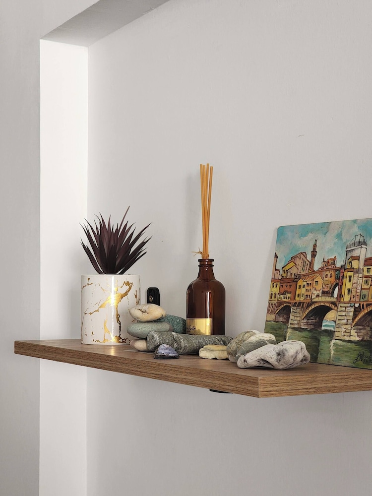 Alberti 360 Charming City Center Apartment With Shared Pool