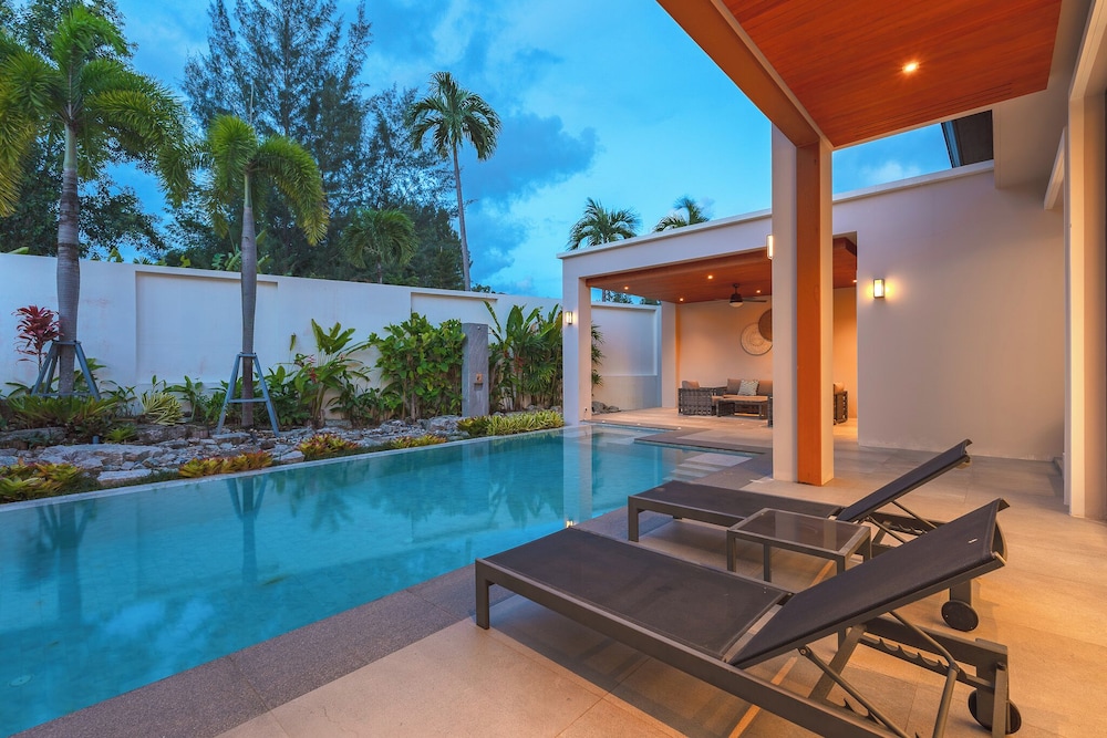 3BR Villa Pool Near Top Beaches V229