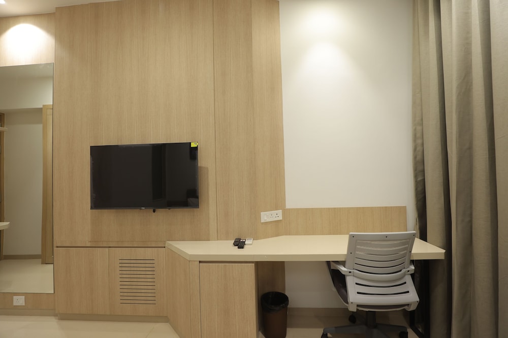 Hotel Shreeji Vatika-Airport Road