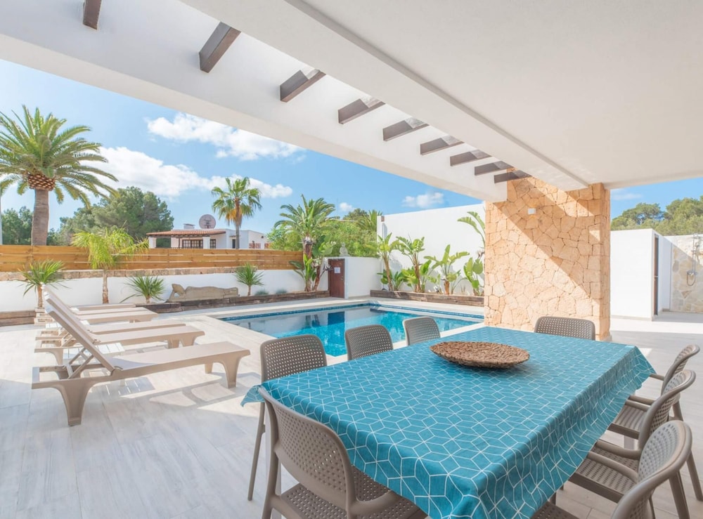 Villa Sa Marinada Modern Villa With Pool for 8 People