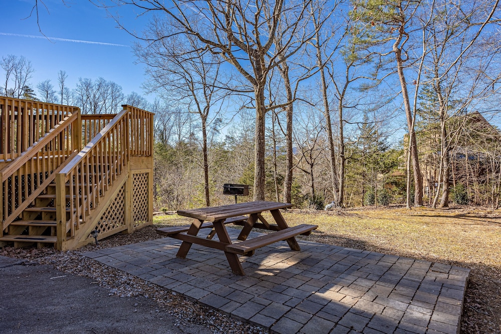 Windsong - Two Bedroom Cabin view 4