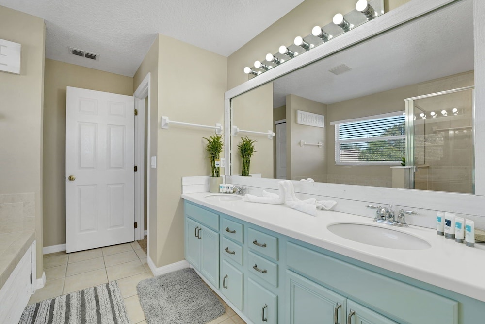 310hc-west Haven 5 Bedroom Home