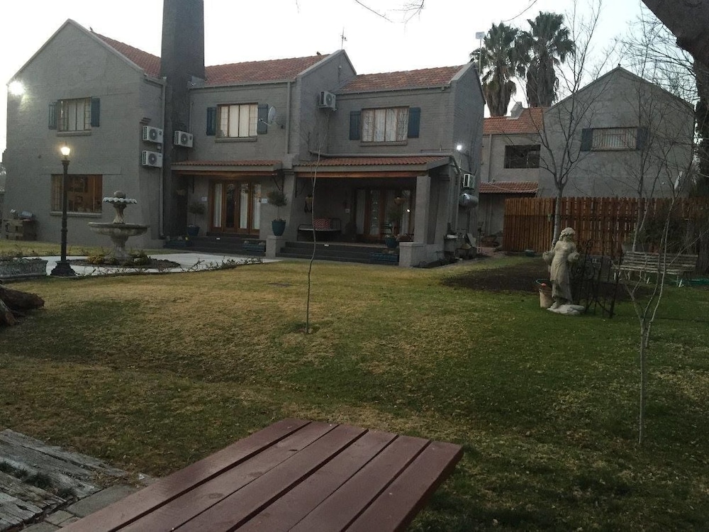 Tuscana Villa Guesthouse view 4
