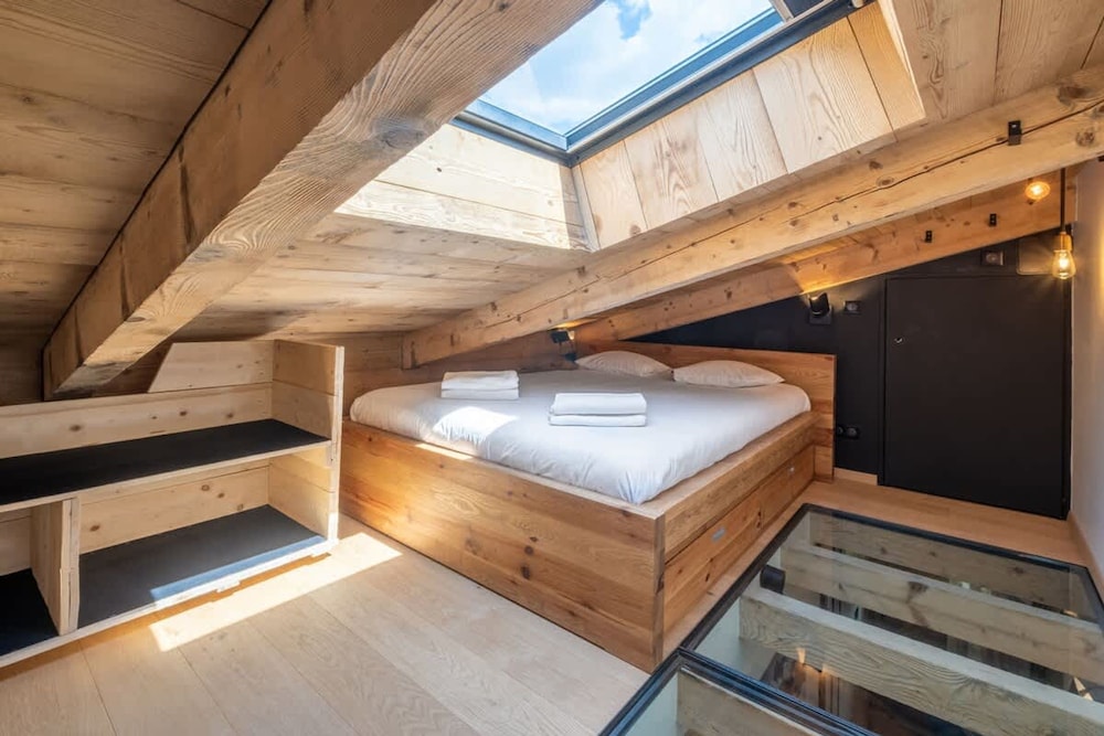 Chalet Racar for 4 People Town Center and Mountain View