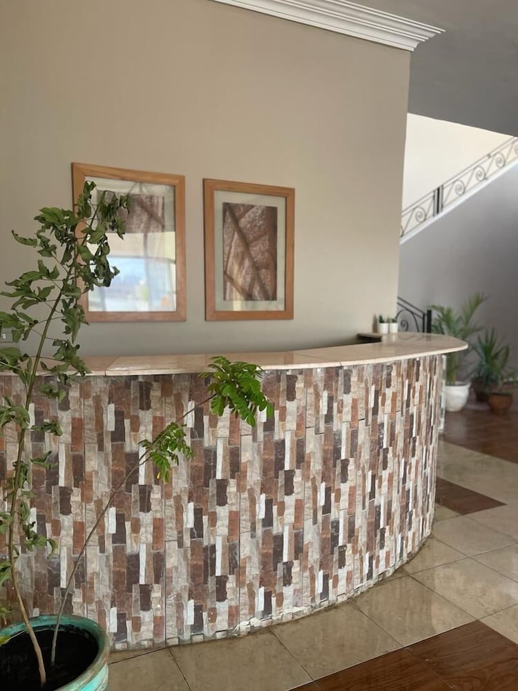 La Casa Guest House