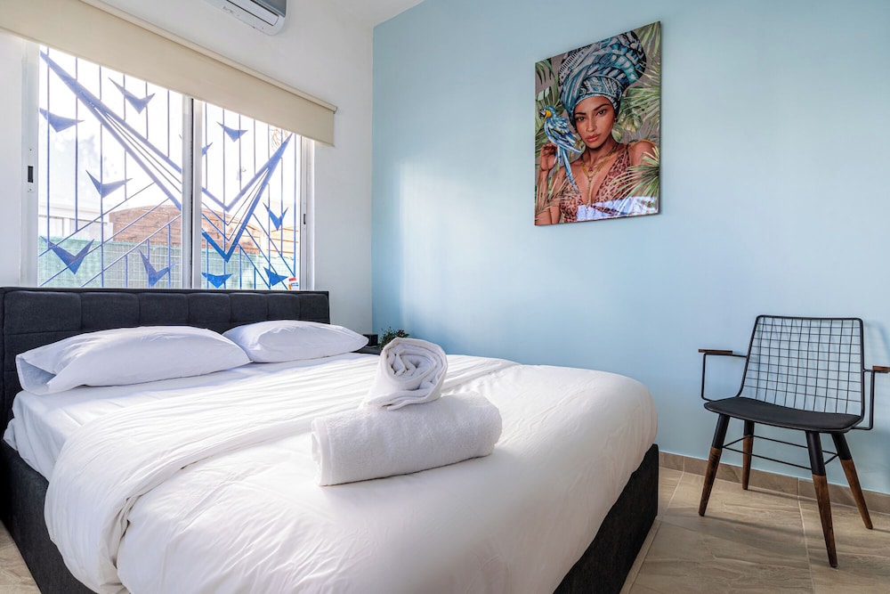 Nala - 2 Bedroom Apt & Patio in Larnaca