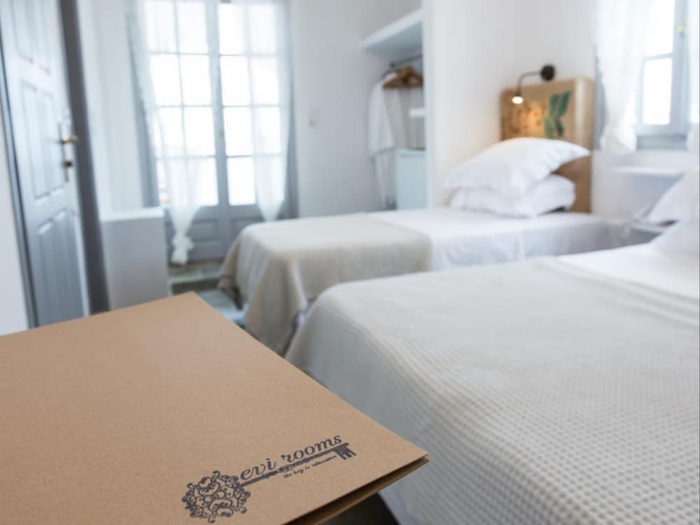 Evi Rooms