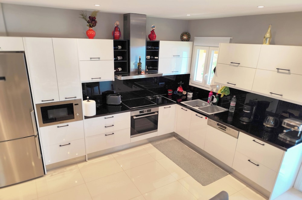 La Casa di Kosta Luxury Apartment, Kontogialos Beach, sea Views