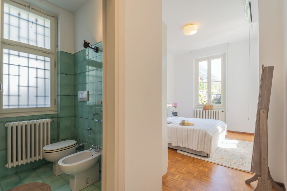 Villa Chiara Moltrasio With Private Garden by Rent all Como