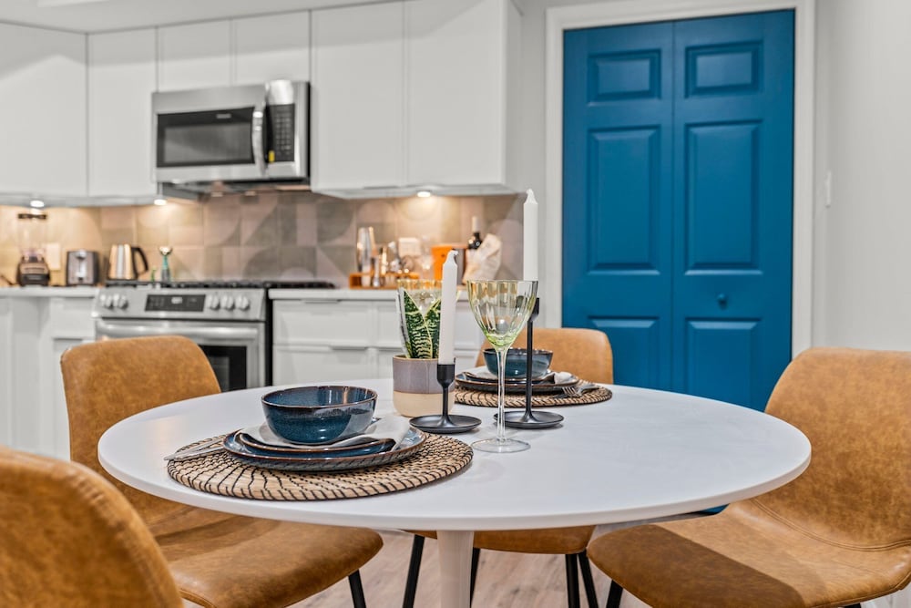 Stylish 1BR/1.5Bath Near Liberty Bell