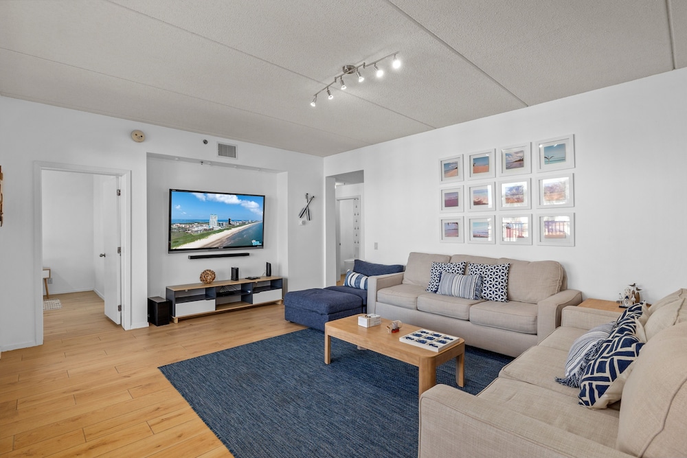 Las Villas Condo Unit 301 - 5 Night Minimum Stays 3 Bedroom Condo
