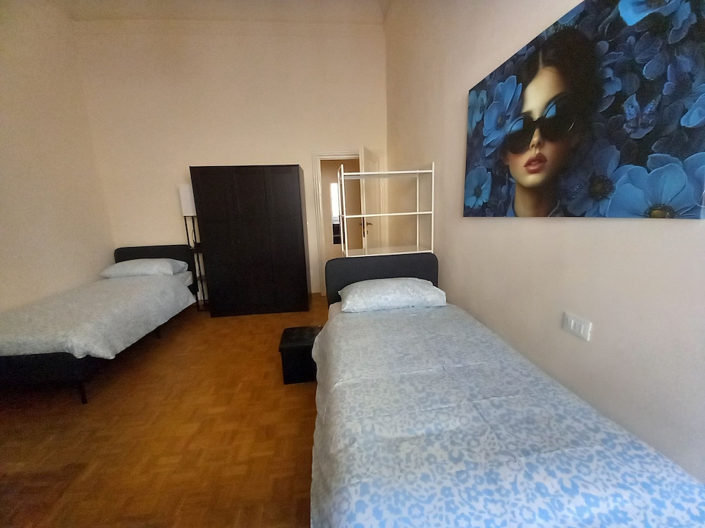 Moro in Firenze With 4 Bedrooms and 2 Bathrooms