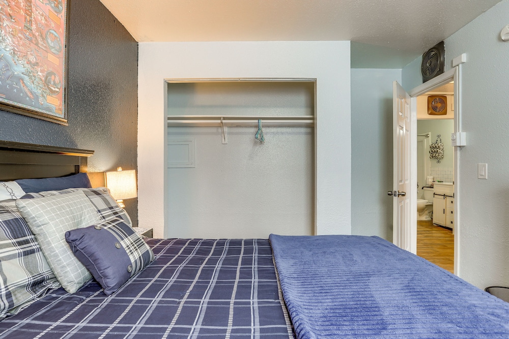 Cozy Wasilla Apartment ~ 2 Mi to Downtown! view 5