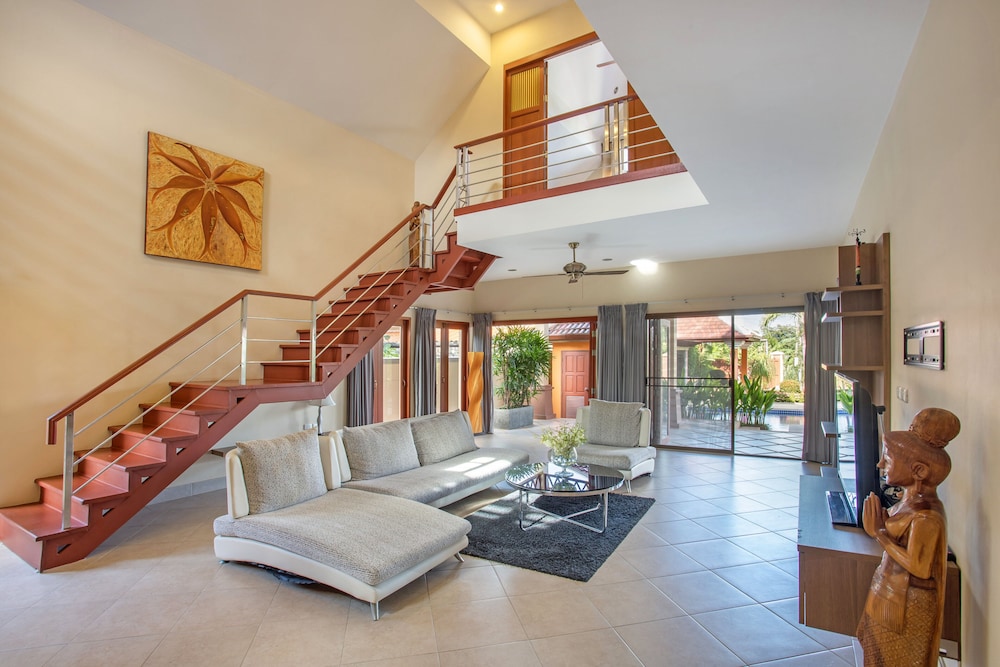 Blissful Villa Felicity with Ample Space view 2