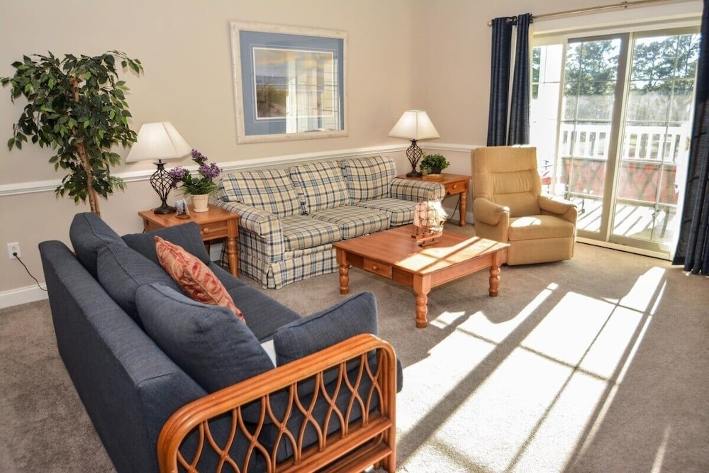 Magnolia Pointe 4878-402 2 Bedroom Condo