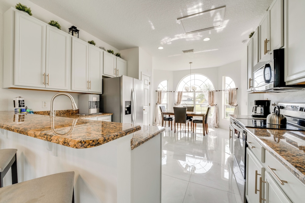 Kissimmee Resort-style Home: Close to Shops & Eats