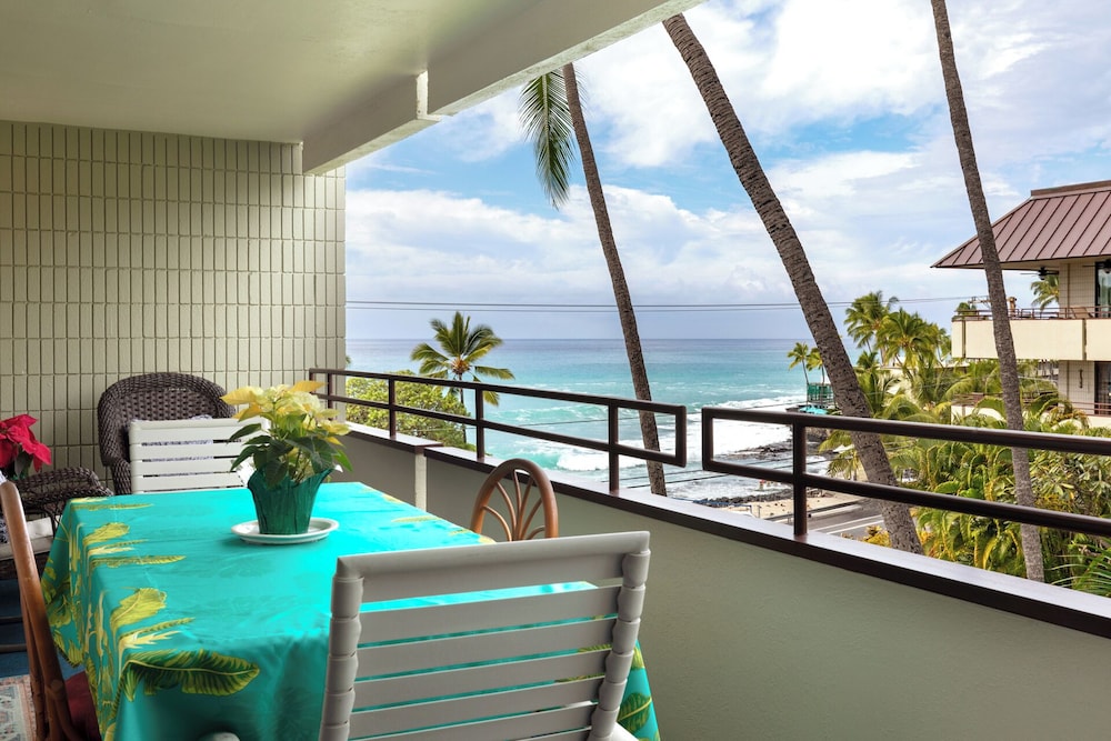 White Sands Village 214 Modern Condo for 4 w/ Enviable Ocean Views!