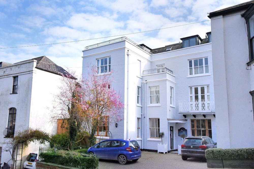 4 St Michaels House