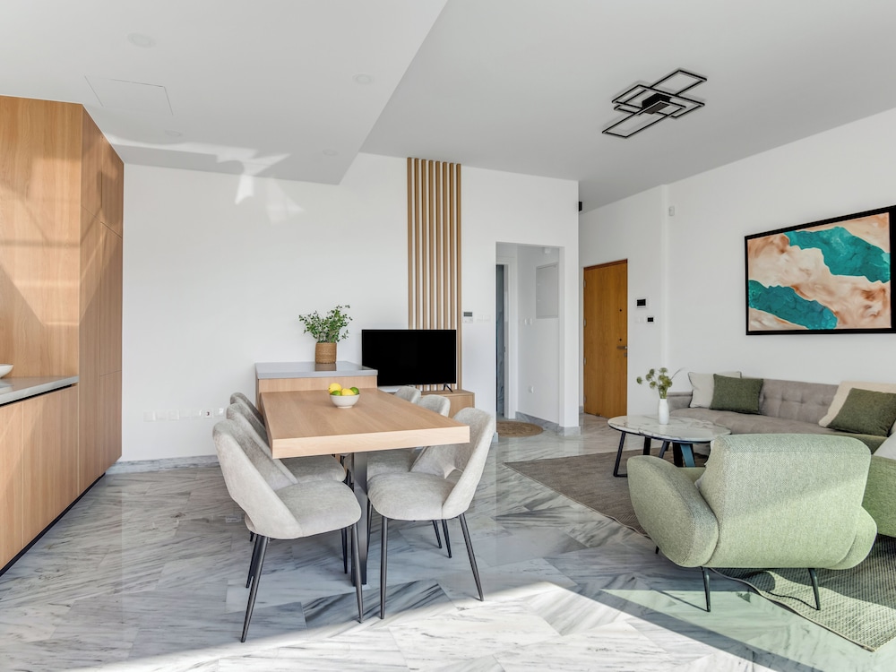 Sanders Olive Shared Pool Apartments