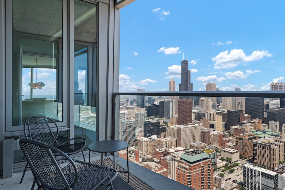 Panoramic Lake Views Premier Amenities for Groups