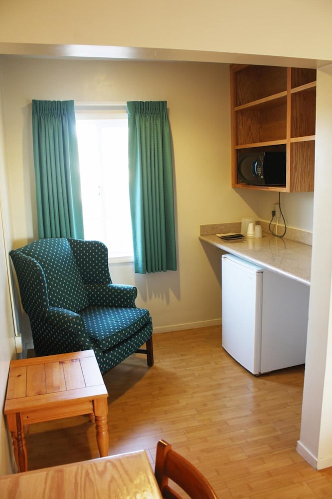 Turlock Vacations - Sunrise Inn Turlock - Property Image 11