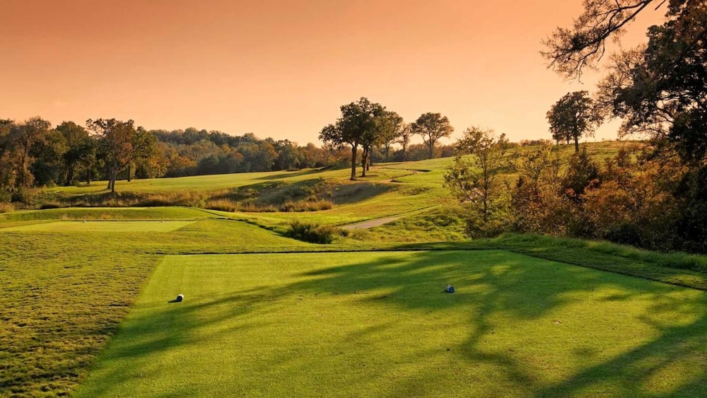 Upstay Luxury Golf Course Retreat w/ Pool & Patio