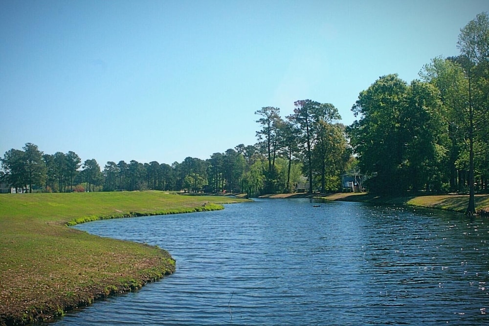 Studio Home 1203l at Brunswick Plantation Resort and Golf Villas in the Heart of NC Seafood Country by Redawning view 3