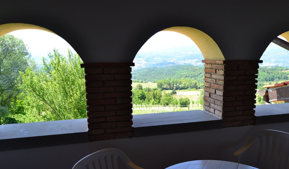 Farmhouse in Tuscany With Pool and Valley Views